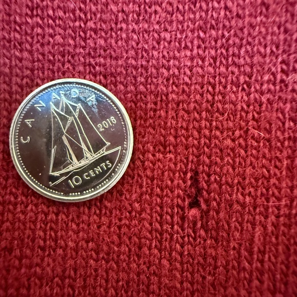 🇫🇷 Lacoste Wool Blend Scarf – Deep Red with Crocodile Logo - Picture 8 of 9